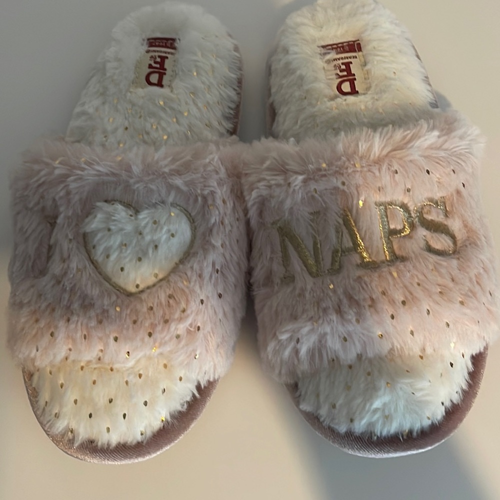 Dear foams Women’s Plush Slide